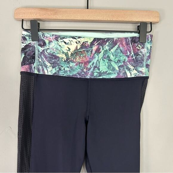 Lululemon Var-City Crop Size 4 - Picture 5 of 9
